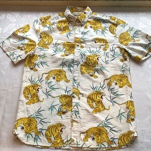 H&M LOGG Tiger Natural Men's Size M Tiger Print Short Sleeve Collared Shirt